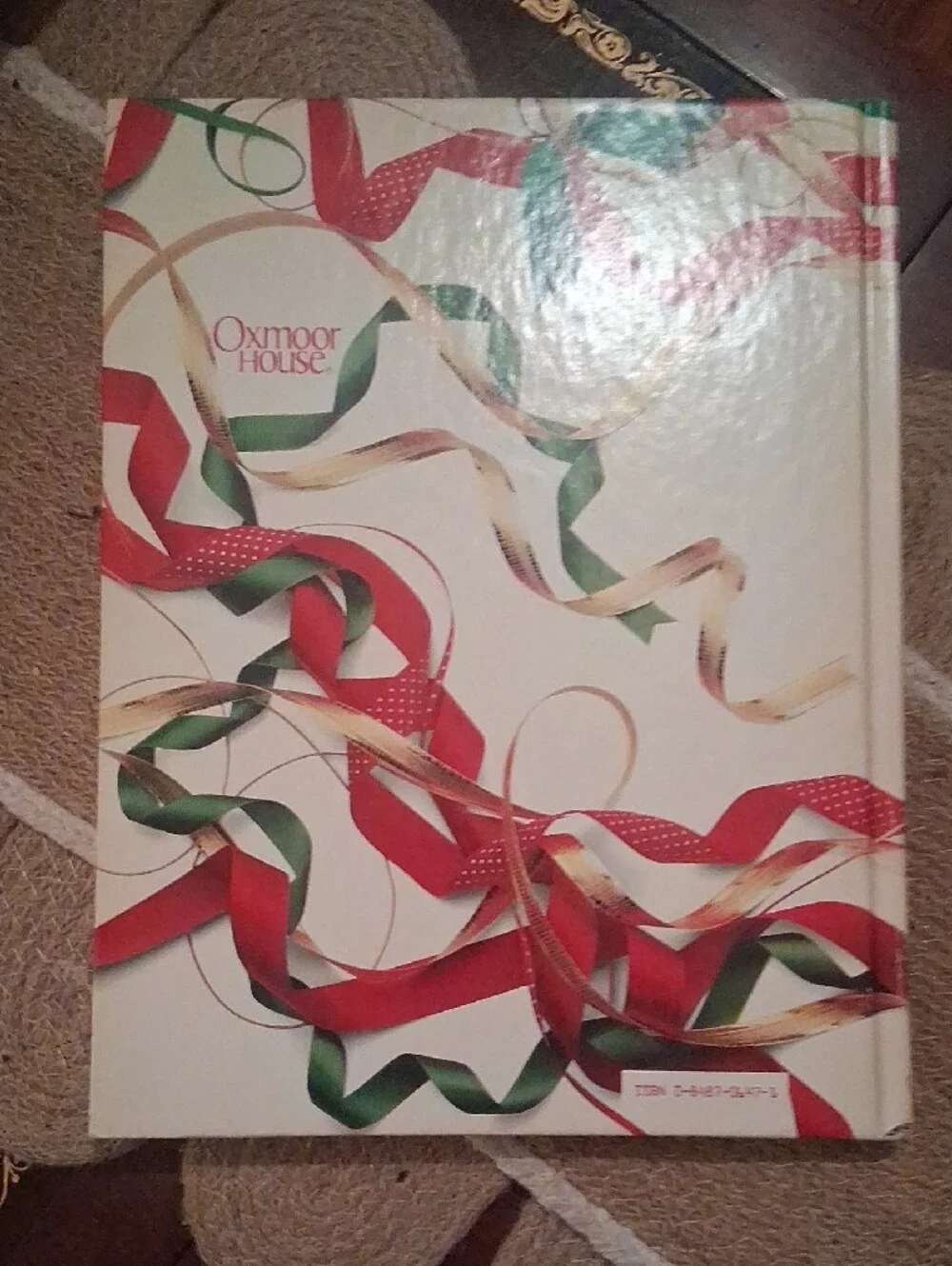 Southern Living Decorative Holiday Book Cover in Red, Green, White